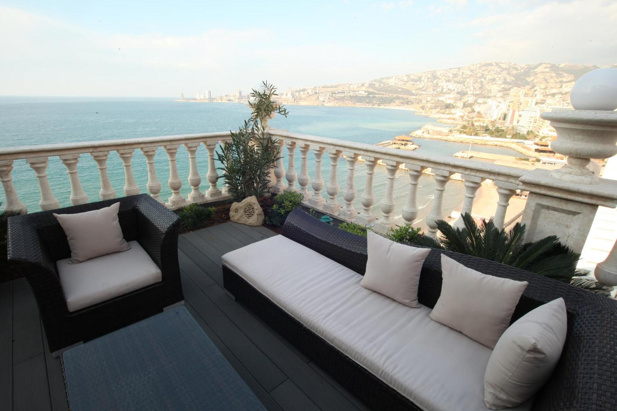 Portaluna Hotel & Resort Jounieh Esterno foto